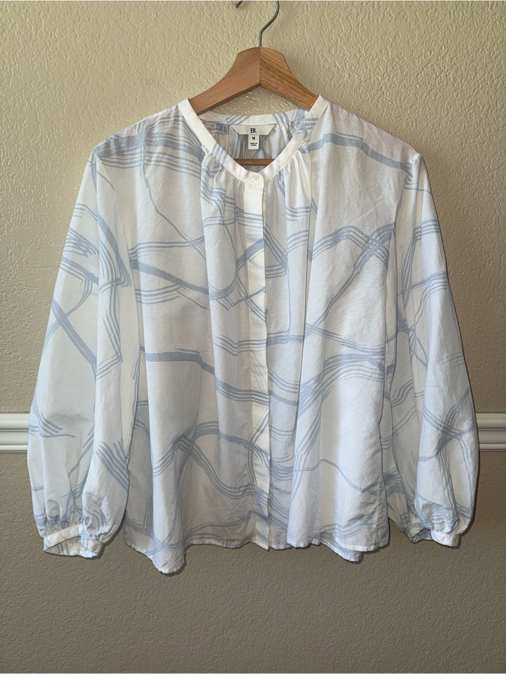 Banana Republic Silk Cotton Blouse Long Sleeve Puff Sleeve Lightweight Medium